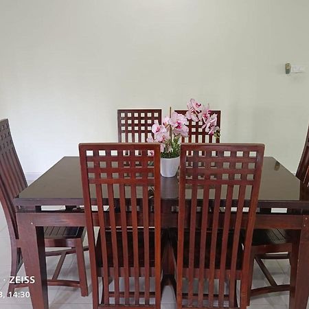 Homestay Yasmeen マラン エクステリア 写真